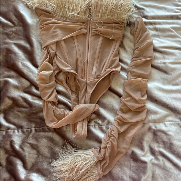 House of CB Blush Feather Corset Bodysuit XS | Off Shoulder Party Look - Picture 8 of 8